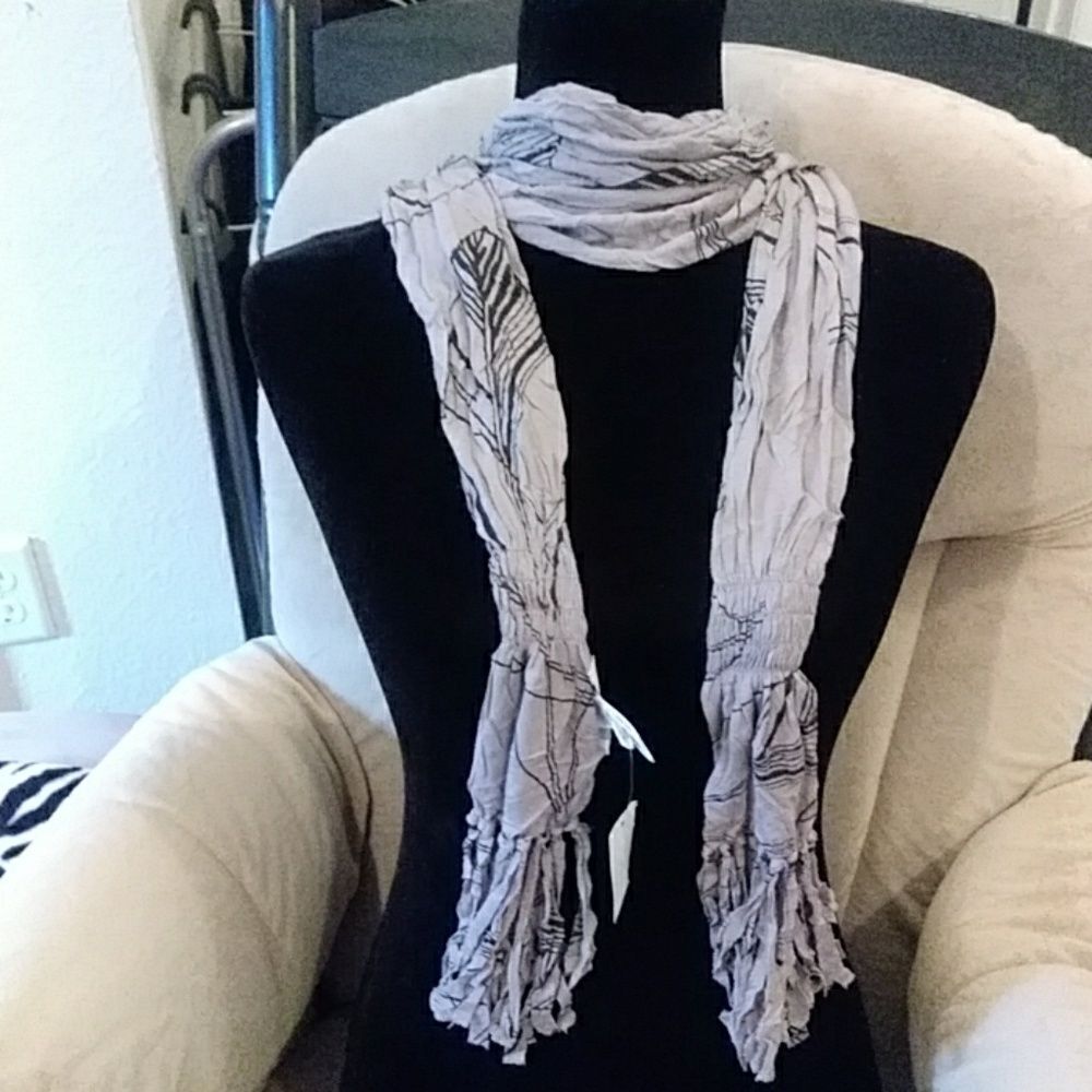 🌜New York & Co Gorgeous Scarf